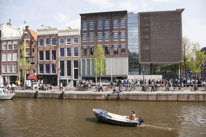 Amsterdam small-group canal cruise in 1920s saloon boat - Key highlights worth choosing
