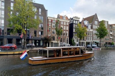 Amsterdam small-group canal cruise in 1920s saloon boat - Getting There: Prinsengracht 579 and a Smooth Start