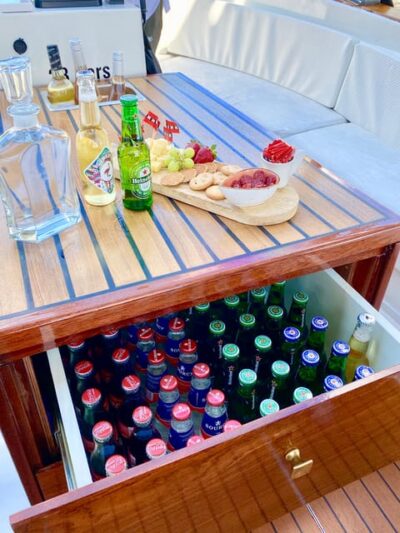 Amsterdam Small Group Canal Cruise inc Snacks/Drinks Winter - Where you meet: Keizersgracht 401 and the quick check before boarding