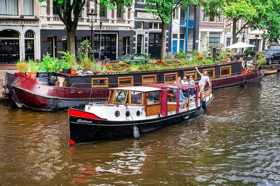 Amsterdam: Small-Group Canal Cruise incl. Drinks and Snacks - Drinks and Dutch Snacks: Included, Not an Afterthought