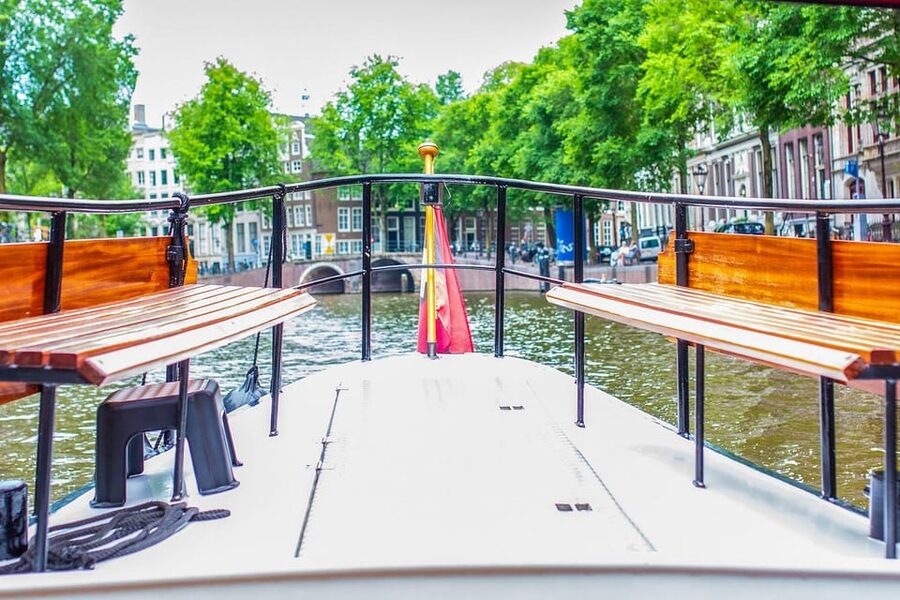 Amsterdam: Small-Group Canal Cruise incl. Drinks and Snacks - Who Should Book This Cruise, and Who Should Skip