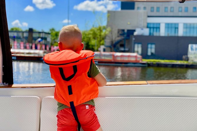 Amsterdam Small-Group Canal Cruise Including Snacks and Drinks - National Maritime Museum area and Golden Age ship spotting