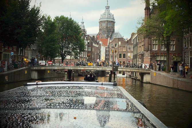 Amsterdam Small-Group Canal Cruise Including Snacks and Drinks - Small group size: less crowd stress, more conversation