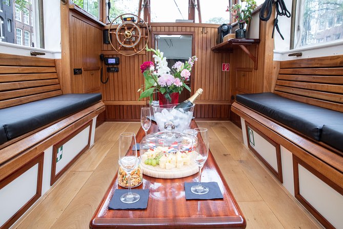 Amsterdam Small-Group Canal Cruise With Dutch Snacks and Drink - Anne Frank area: what you can understand without a full day detour