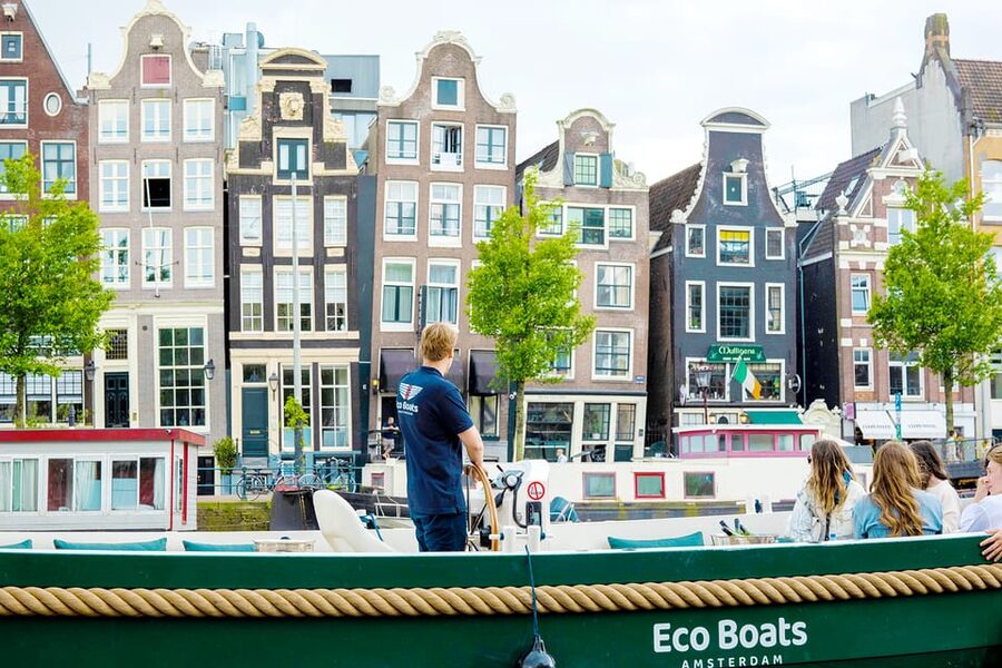Amsterdam: The Newest Canal Cruise with Drink Option - FAQ