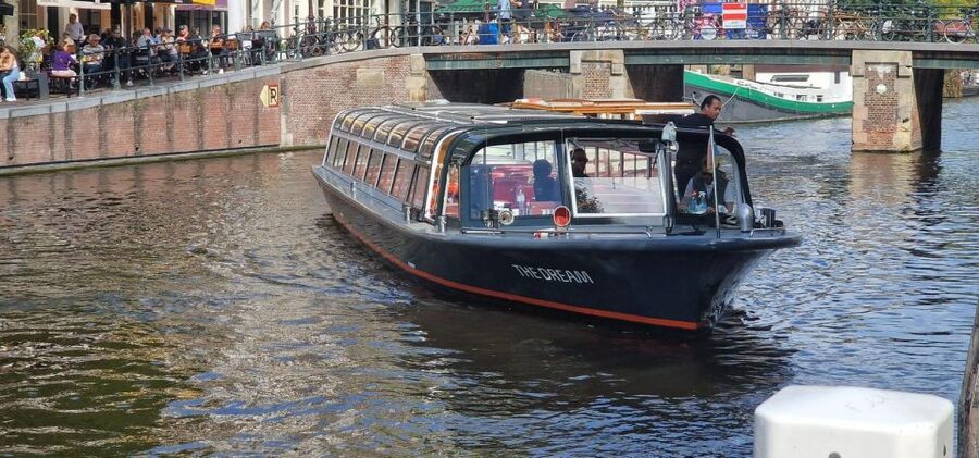 Amsterdam: Traditional Canal Cruise with Bar on Board - A Cozy 1-Hour Canal Ride on KINboat’s Heated, Covered Boats