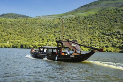 Authentic Small Group Douro Wine Tour with Lunch & River Cruise - Peso da Régua Stop: Quick Coffee and the Wine-Trade Backstory