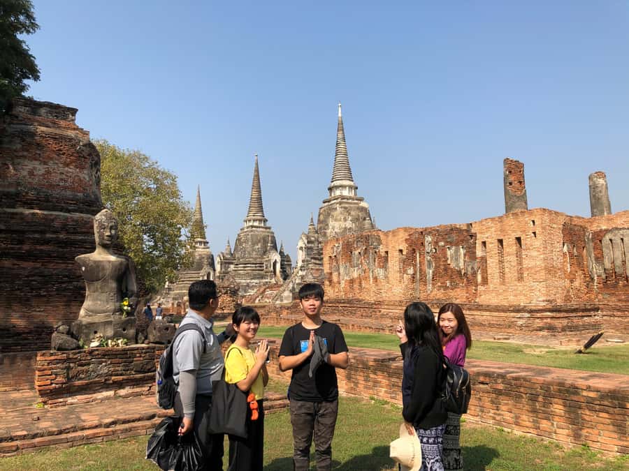 Ayutthaya Day Tour: Ancient Trade Route Temples River Cruise - Lunch in Ayutthaya style: grilled river prawns and more