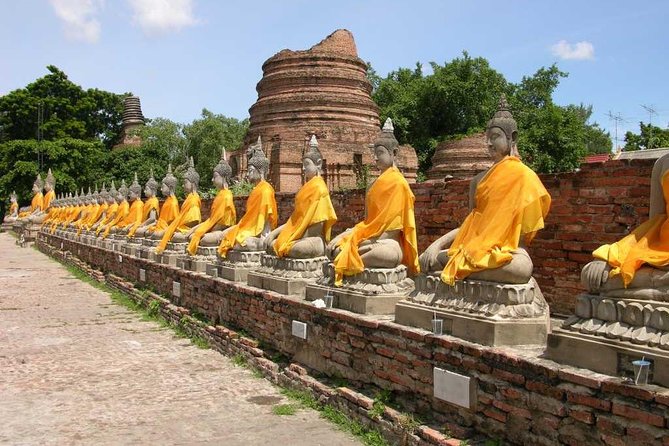 Ayutthaya Tour from Bangkok with Grand Pearl River Cruise - Wat Lokayasutharam (Temple of the Reclining Buddha): scale you can feel