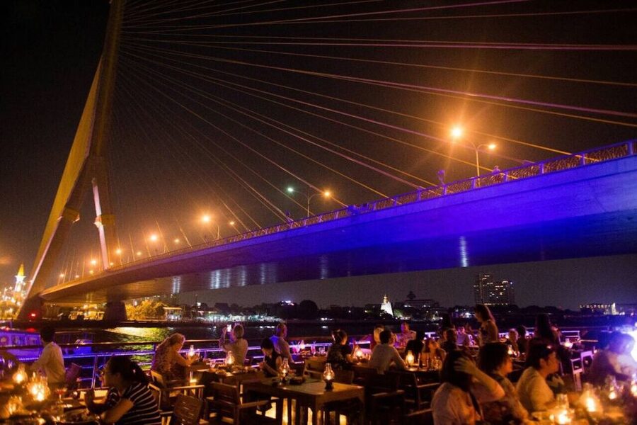 Bangkok: 2-Hour Dinner & Shows on White Orchid River Cruise - Live music and cabaret: how the entertainment fits the night