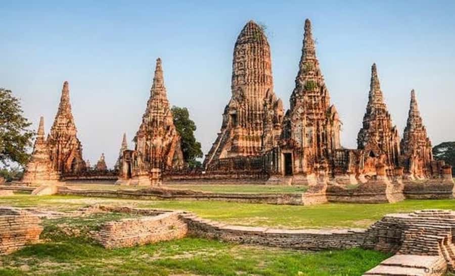 Bangkok: Ayutthaya Temples and River Cruise Day Tour - Wat Chaiwattanaram: Angkor-inspired riverside architecture