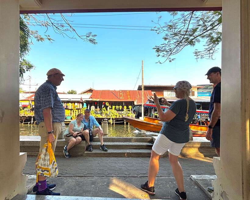 Bangkok: Bicycle Experiences and Longtail Boat Canal Cruise - Wat Khun Chan: a guided temple moment without the rush