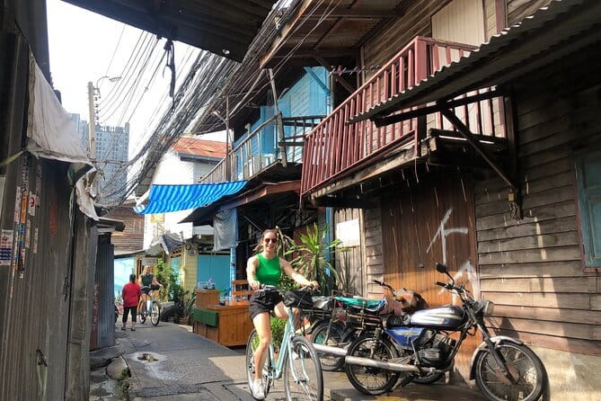 Bangkok: Bike and Longtail Boat Tour with Lunch - Wat Khun Chan: a canal-side temple that feels like you found it yourself