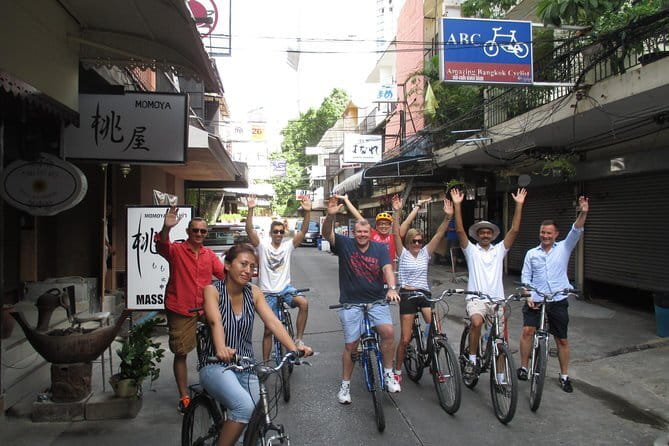 Bangkok: Bike and Longtail Boat Tour with Lunch - Wutthakat: a quieter urban pocket between old and new Bangkok