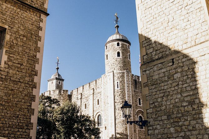 Best of London Tour - Crown Jewels, River Cruise & History Walk - Bloody Tower and the Torture Tower: dark episodes, explained