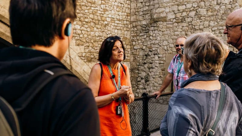 Best of London: Tower of London, River Cruise & History Walk - The Jewel House: Crown Jewels viewing designed for your attention span