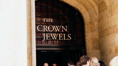 Best of London: Tower of London, River Cruise & History Walk - Starting at the Tower of London: quick context, fast entry