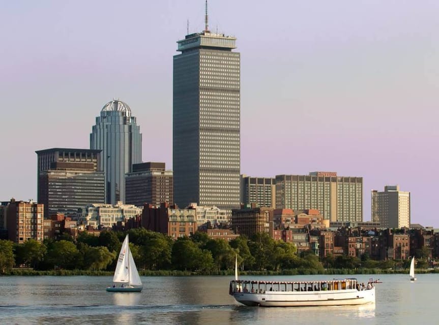 Boston: Charles River Sightseeing Cruise - The value of $30: a short cruise with real interpretation