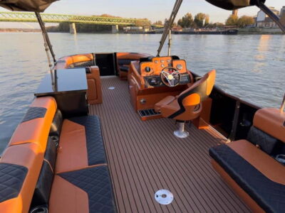 Bratislava: Private Danube River Cruise with Drinks - Getting on Board at HUMA-2 Pontoon: What to Expect Before the Cruise Starts