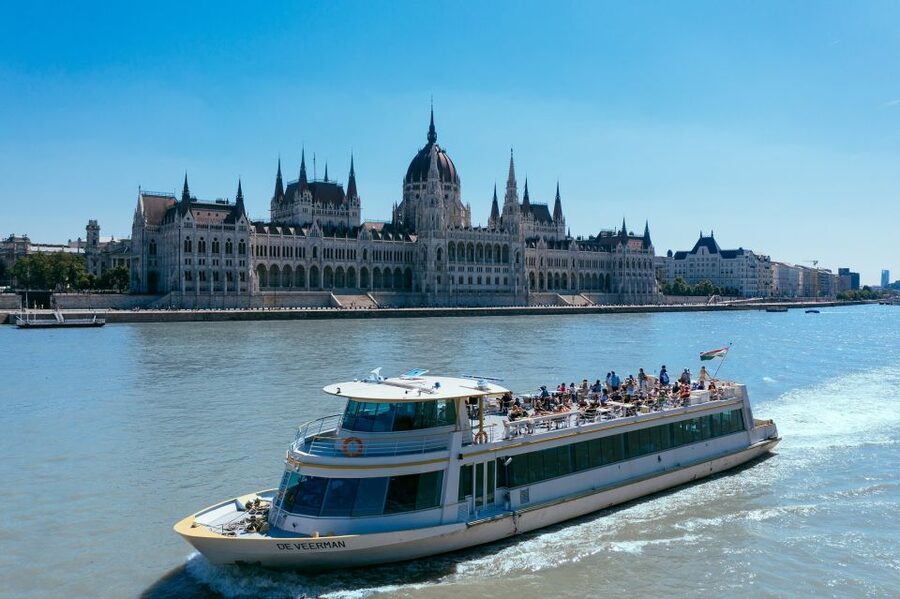 Budapest: 1-hour Sightseeing Danube River Cruise - Sound, Warmth, and Wi‑Fi: The Comfort Bits That Matter