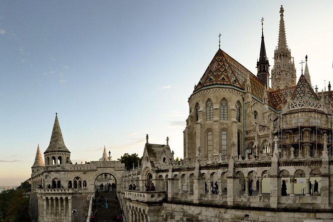 Budapest: 3-Hour Live-guided Bus Tour and 1-hour River Cruise - Pest-side landmarks: Parliament, the Opera, and St. Stephen’s Basilica