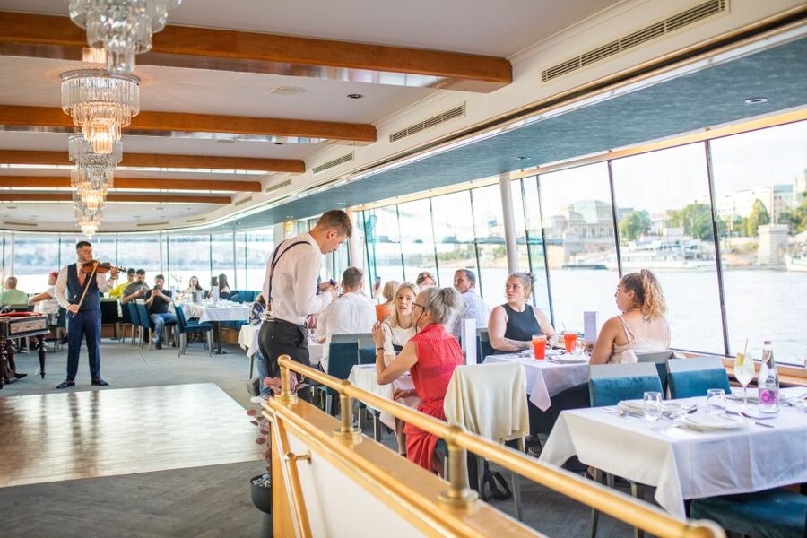 Budapest: 4-Course Dinner River Cruise with Live Folk Music - Key highlights worth your time