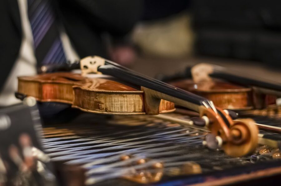 Budapest: 4-Course Dinner River Cruise with Live Folk Music - The quick logistics that can make or break your night