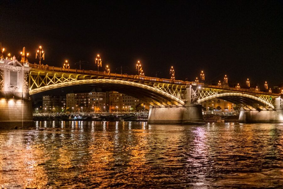Budapest: Candlelit Dinner River Cruise with Live Music - Value for $129: when it feels like a smart splurge