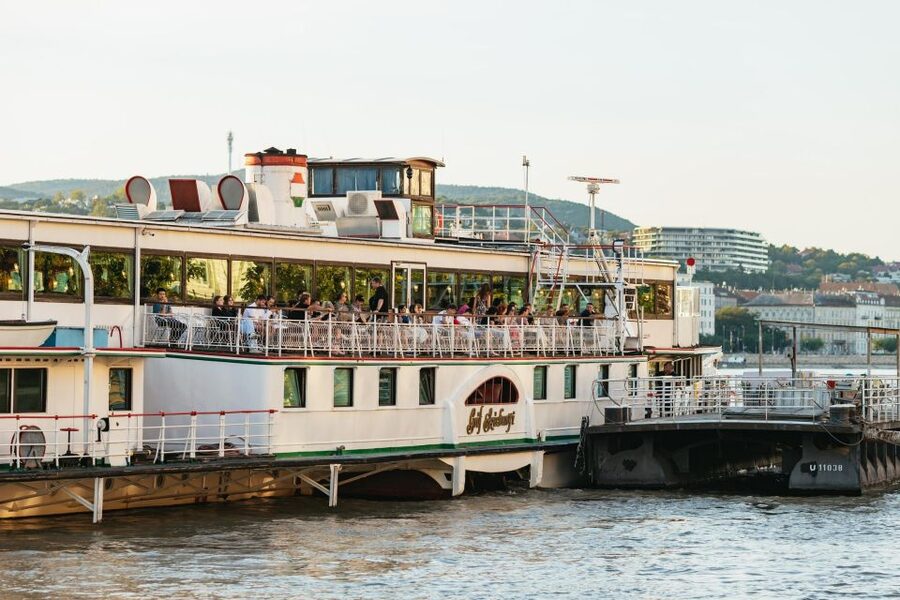 Budapest: Danube River Cruise with Dinner and Prosecco - Key things I’d watch for