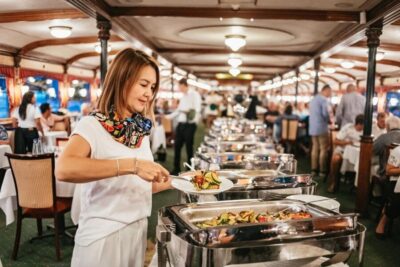 Budapest: Danube River Cruise with Dinner and Prosecco - Food on board: goulash soup, fresh lángos, and Prosecco welcome