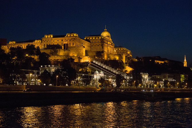 Budapest Night Walking Tour with Danube River Cruise - Stop 4: Szabadság tér and the Soviet Memorial Reality Check