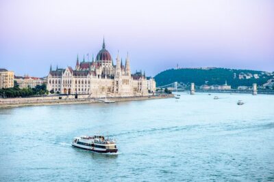 Budapest River Cruise with 1 Free Tokaj Frizzante and Audio Guide - The sights along the river: Parliament to Buda Castle and beyond