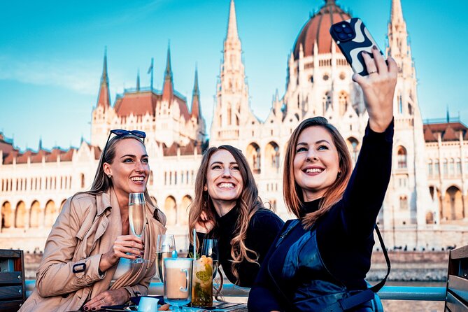 Budapest River Cruise with 1 Free Tokaj Frizzante and Audio Guide - How the phone audio guide works (and why headphones matter)