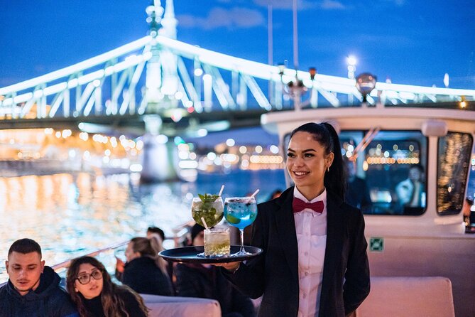Budapest River Cruise with 1 Free Tokaj Frizzante and Audio Guide - Seats, crowds, and what guaranteed but unassigned really means