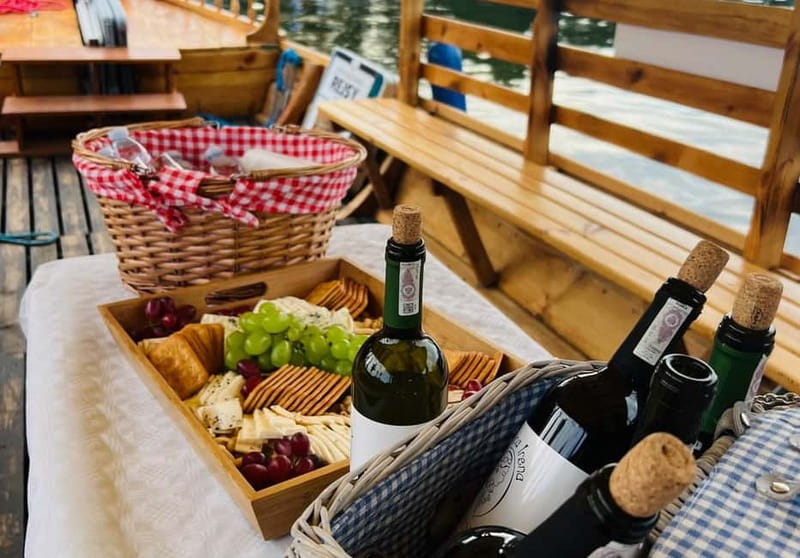 Bydgoszcz: River Cruise with local Wine and Cheese Tasting - The Brda River Cruise: Old Town and Old Port from the water