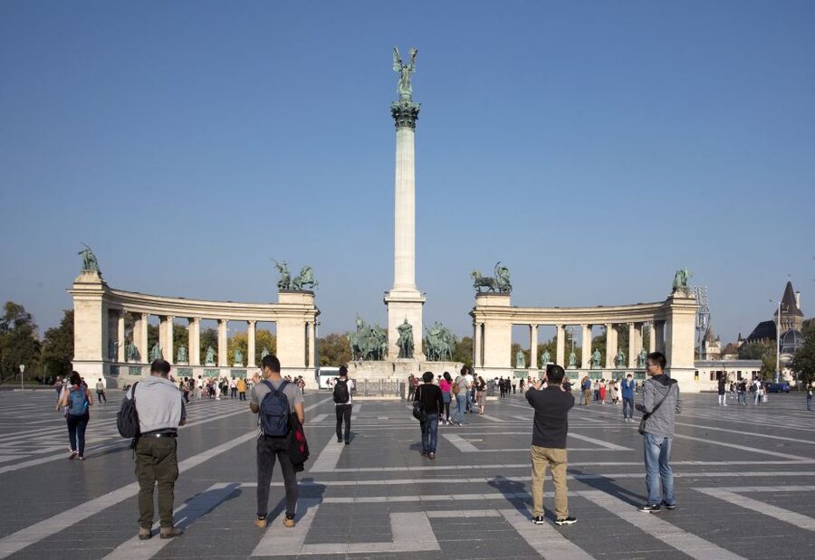 Castle District & Pest Driving Tour with Danube River Cruise - Pest drive highlights: from Central Market Hall to Heroes’ Square