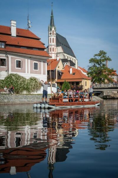 Český Krumlov: Advent Wooden Raft River Cruise - Getting There: Rožmberská bašta to Krumlovské Benátky
