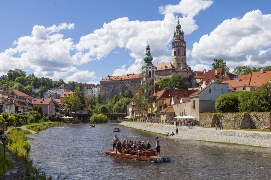 Český Krumlov: Wooden Raft River Cruise - Meeting Point and the 15-Minute Walk to the Port