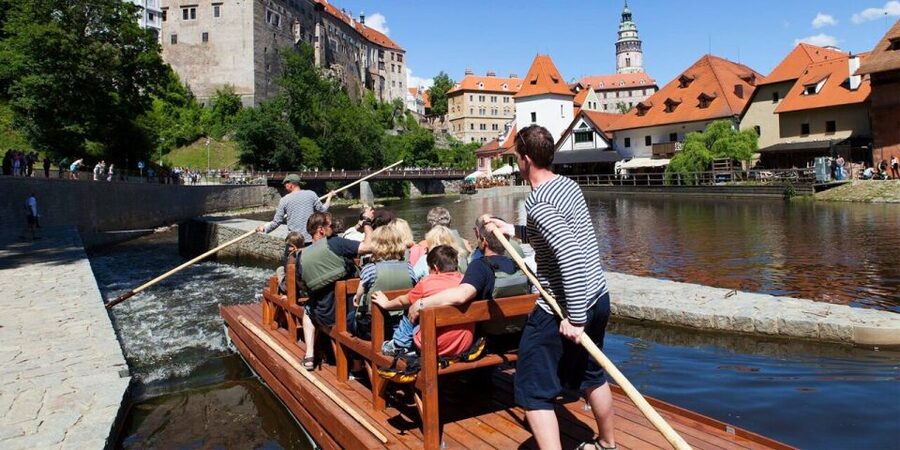 Český Krumlov: Wooden Raft River Cruise - Who Should Book This and Who Might Skip It
