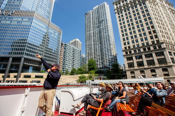 Chicago Architecture River Cruise - The guide makes a difference (and you can feel it)