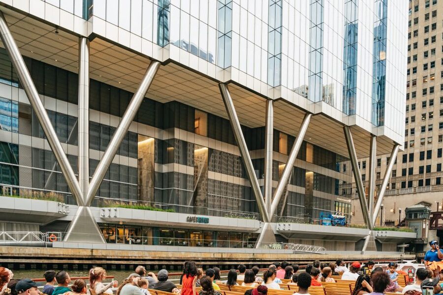 Chicago: Architecture River Cruise Skip-the-Ticket Line - On-Board Docents and the Cash Bar Vibe