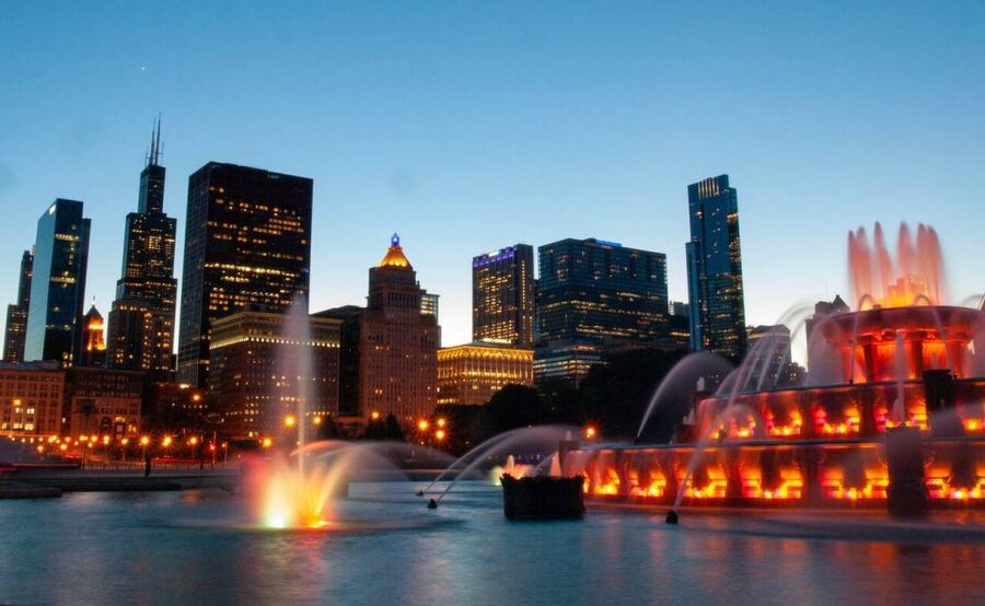 Chicago Night Driving Tour with Skydeck and River Cruise - Downtown Pickup by Mini Van: saving you from Chicago chaos