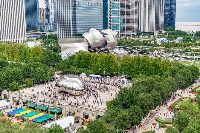 Chicago Premium Driving Tour with River Boat Cruise and Sky Deck - Stop 3: Buckingham Fountain in Grant Park