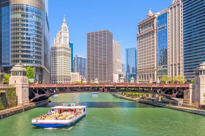 Chicago Premium Driving Tour with River Boat Cruise and Sky Deck - Stop 4: Adler Planetarium viewpoint and skyline photography