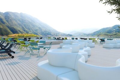 Chongqing to Yichang: 3-Night Luxury CENTURY GLORY Yangtze River Cruise Tour - On Board You Actually Have WiFi: Plan, Rest, Repeat