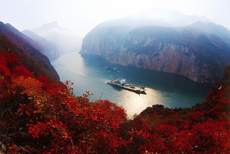 Chongqing: Yangtze River Cruise with Meals and Accommodation - Why this Yangtze cruise starts in Chongqing and feels effortless
