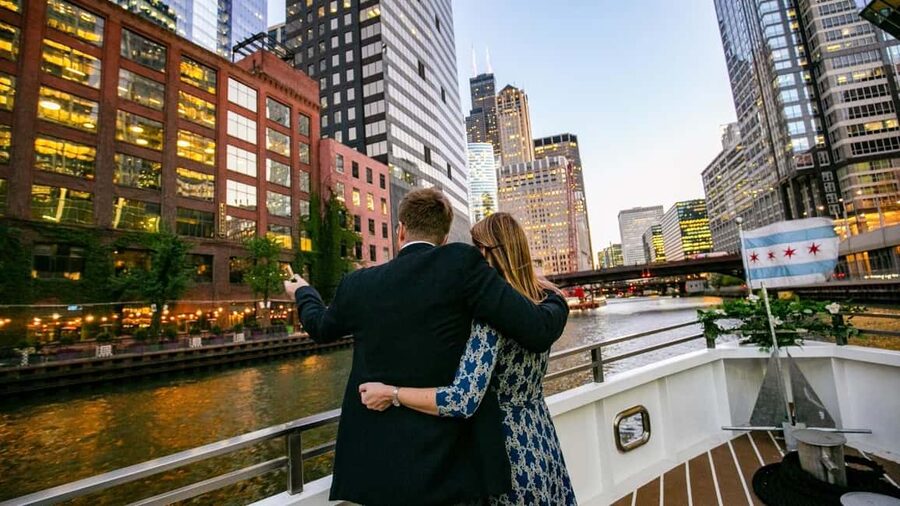 City Cruises Chicago: Brunch, Lunch, or Dinner River Cruise - Navy Pier Fireworks on Summer Wed and Sat Nights