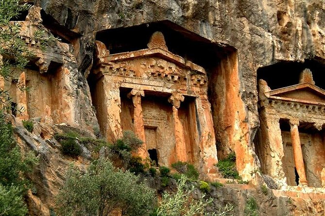 Classic Dalyan River Cruise, Rock Tombs, Mud Bath & Iztuzu Beach - What lunch looks like (and why timing can matter)