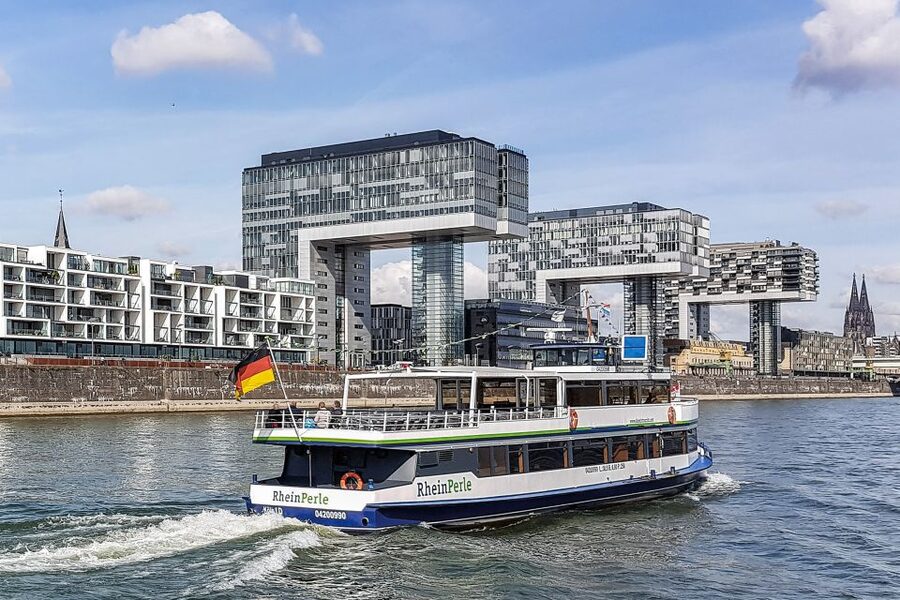 Cologne: Top Sights Rhine River Cruise - Skyline Tour - When to go and where to sit for sound and views
