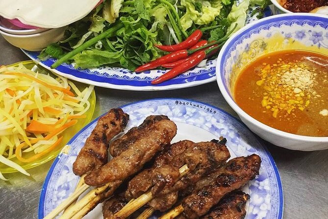Da Nang Night Foodie Tour City and Han River Cruise By Private - Dragon Bridge: when the city puts on a show